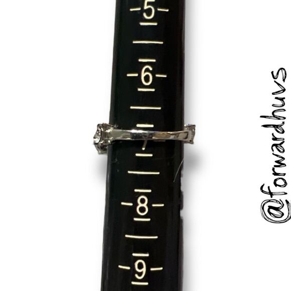 Sterling Silver Bling Ring – Sparkling Glass Stones – Halo Cluster Design – Size - Picture 8 of 9